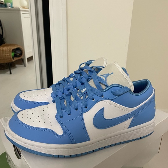 Air Jordan 1 Low UNC wmns - Picture 1 of 4